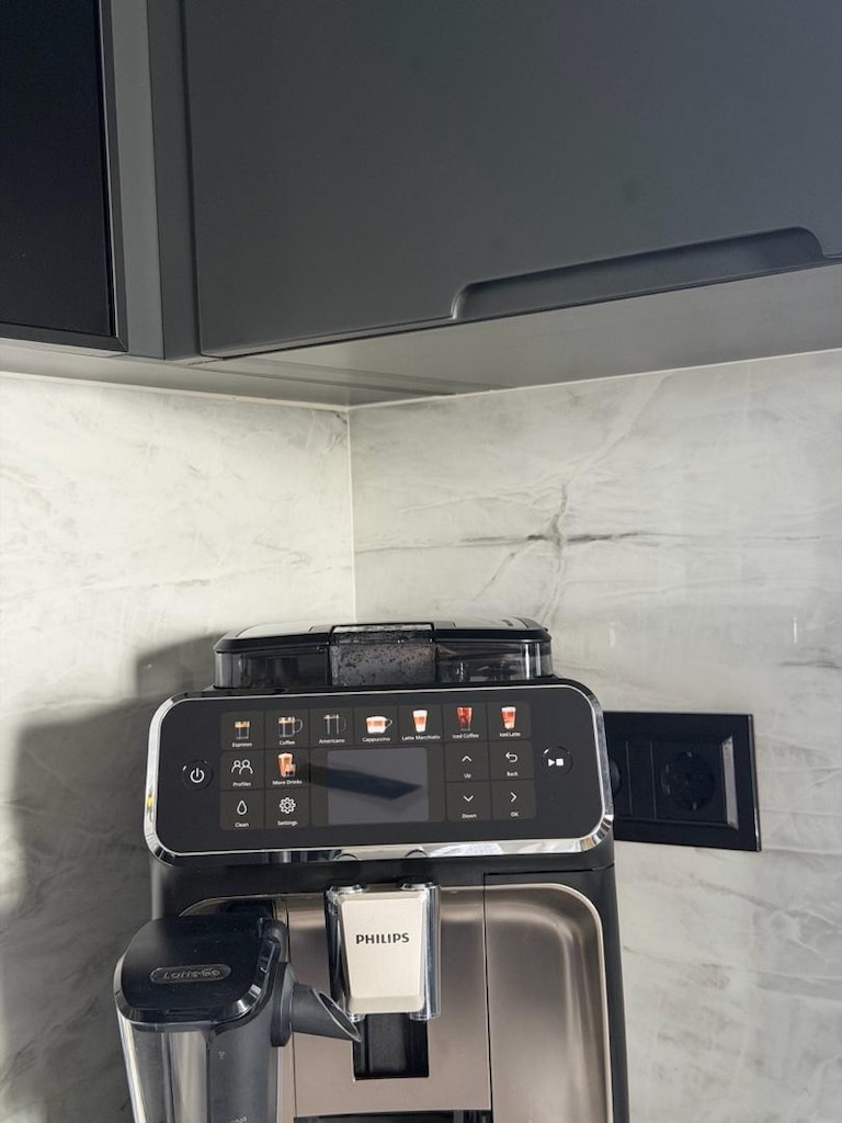 Philips EP5547/90 5500 Serisi Tam otomatik espresso makinası - 2