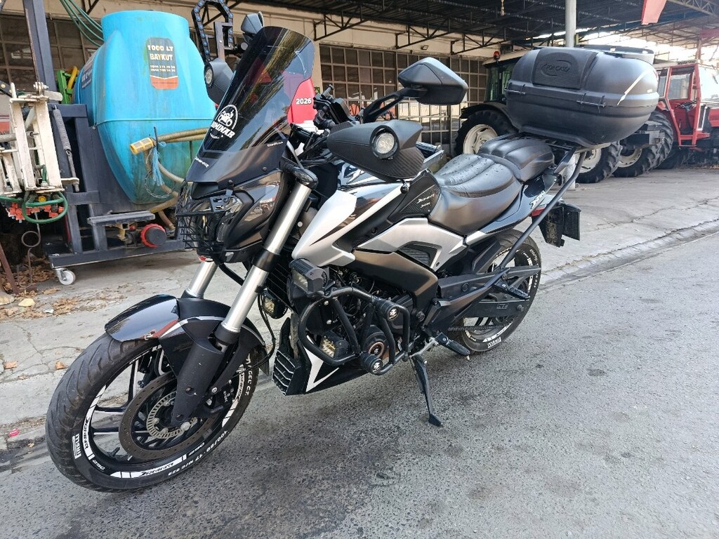 Bajaj Dominar 250 D - 2