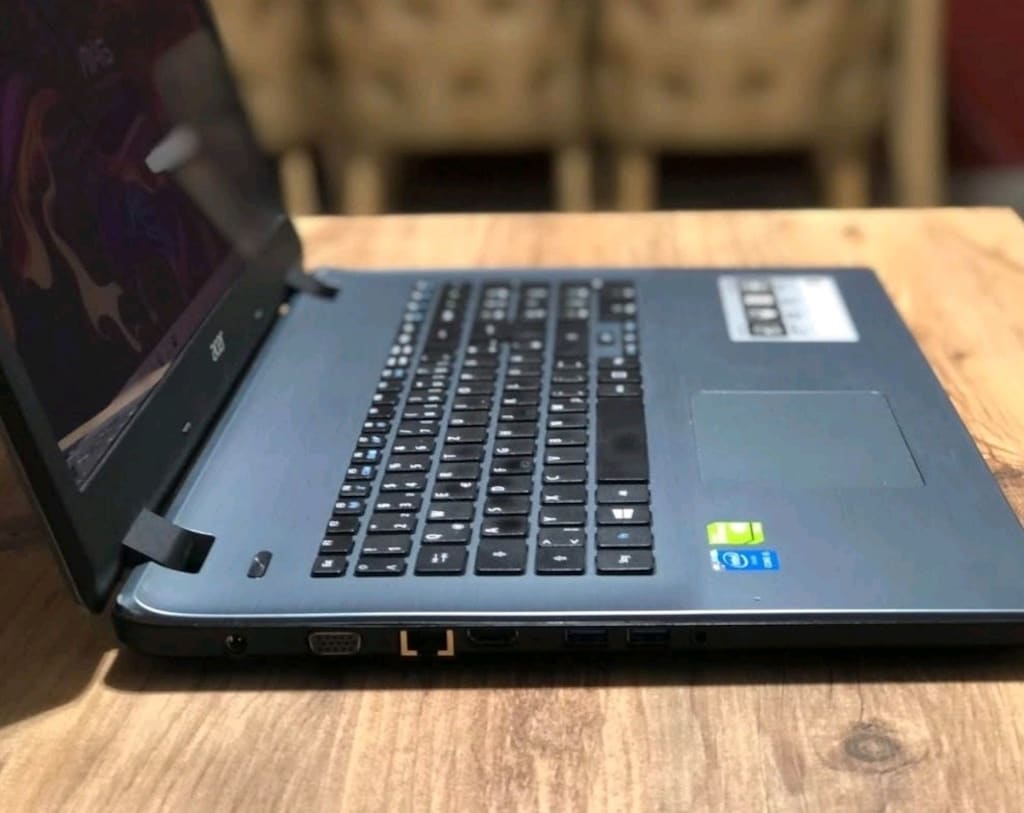 TERTEMİZ 17.5 İNÇ DEV EKRAN 240GB SSD ACER LAPTOP - 6
