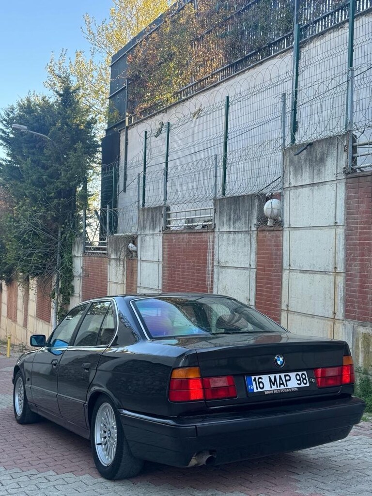 Acill !.. BMW E34 520i '93 DiamantSchwarz M50B20 Manuel Business - 9
