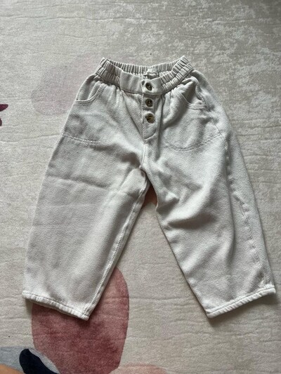 ZARA erkek 4 yaş 5adet havuç pantolon 4yaş erkek 2adet sweatshirt