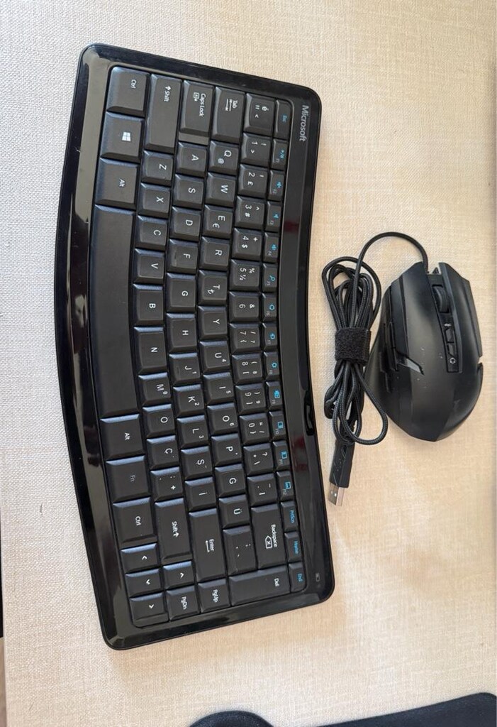 Microsoft Sculpt Bluetooth Klavye - 2