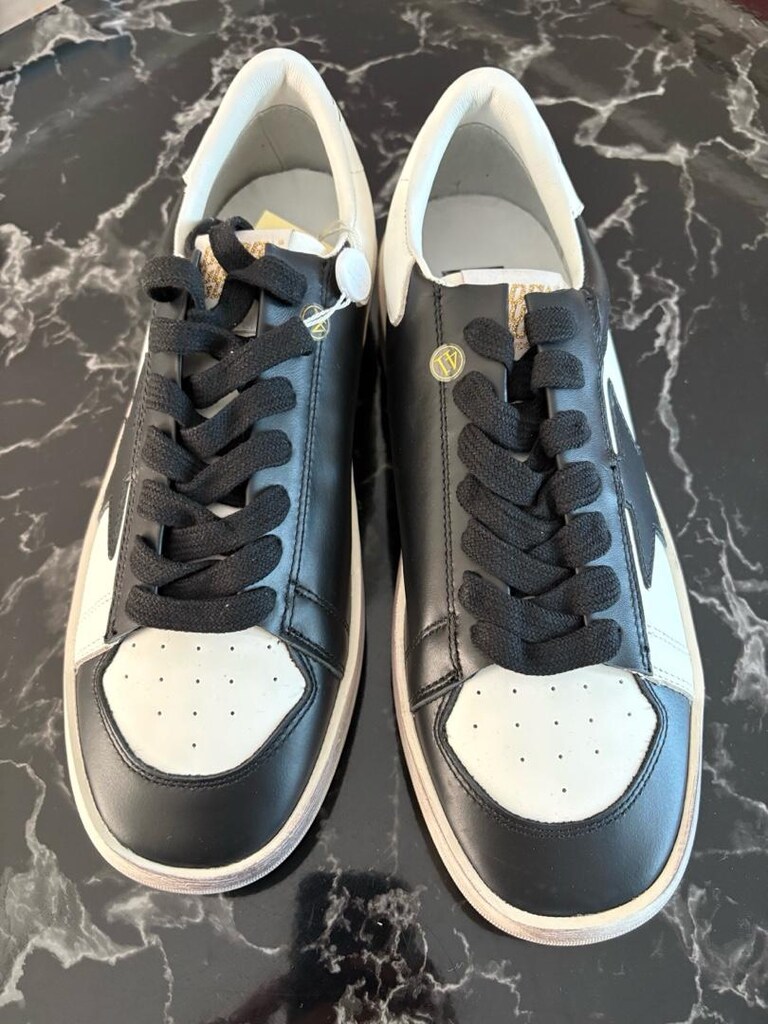 Golden Goose - 4