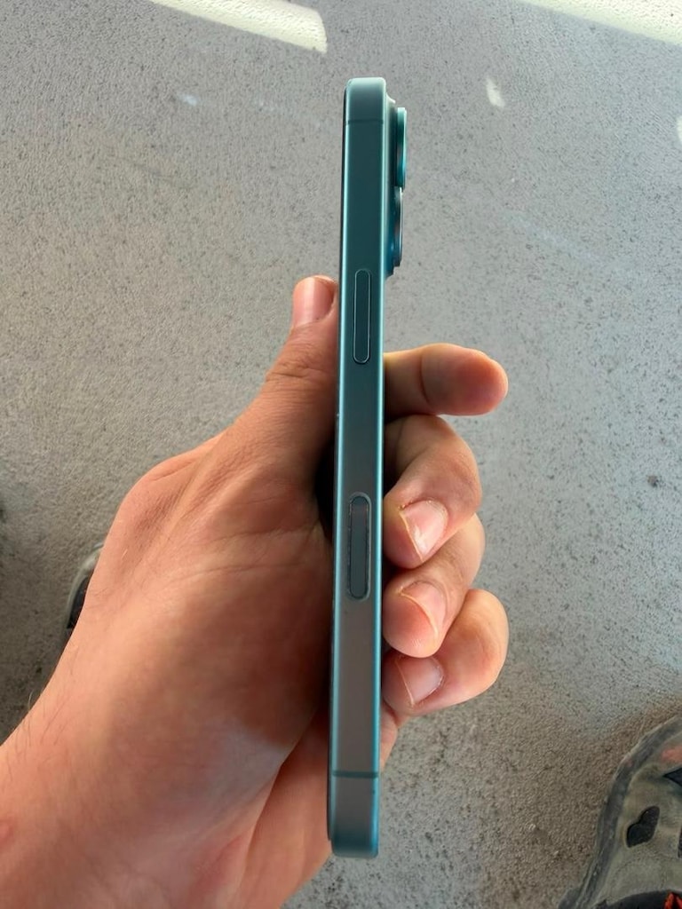 İphone 16 açık mavi renk temiz cihaz - 5