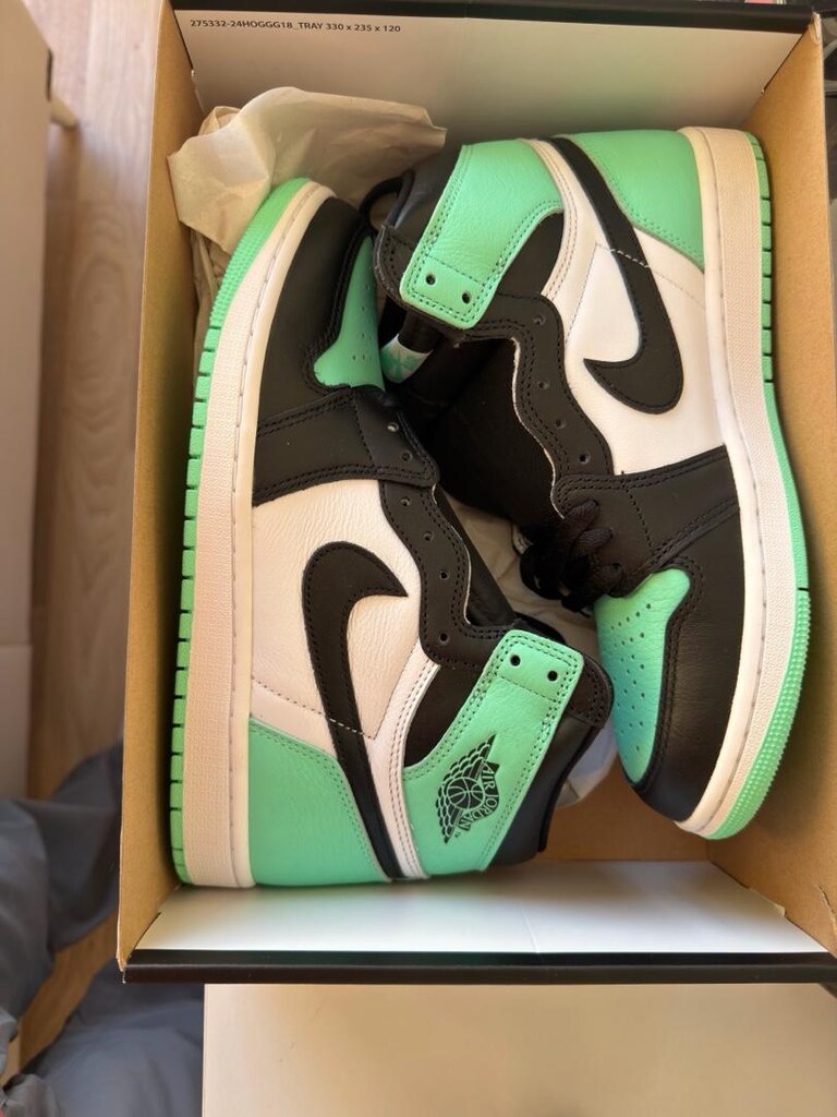 Nike Air Jordan 1 Retro High OG "Green Glow" - 4