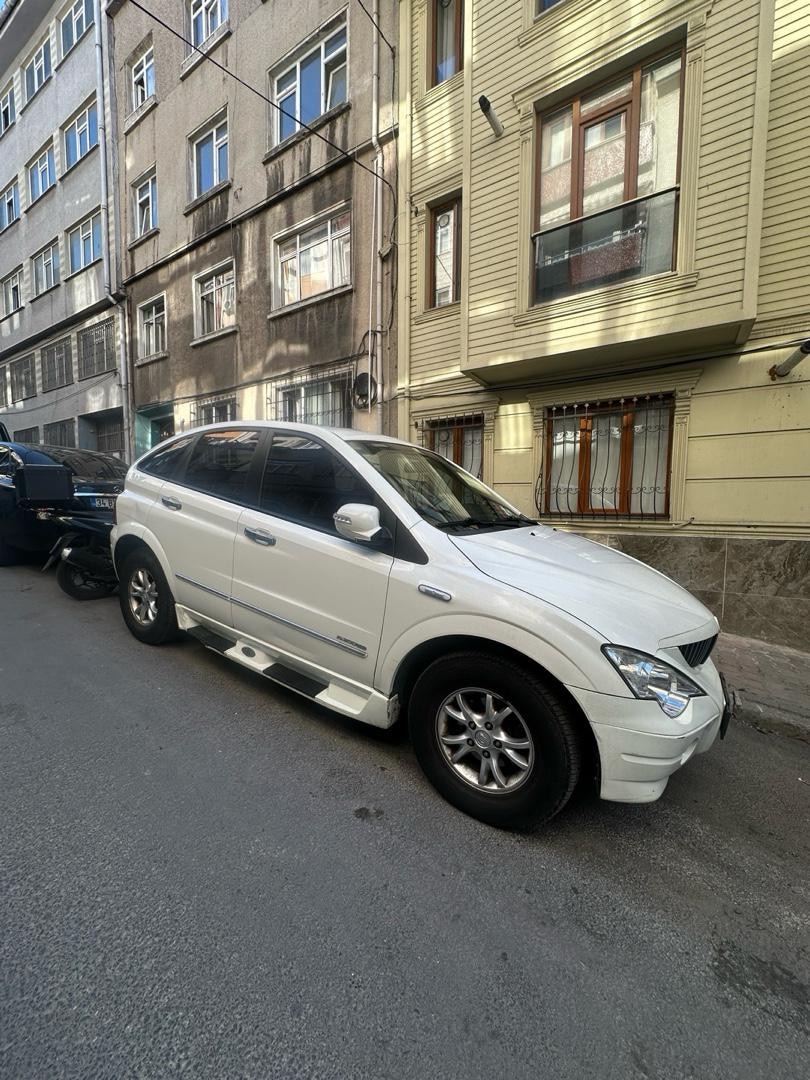 Beyaz Otomobil - 8