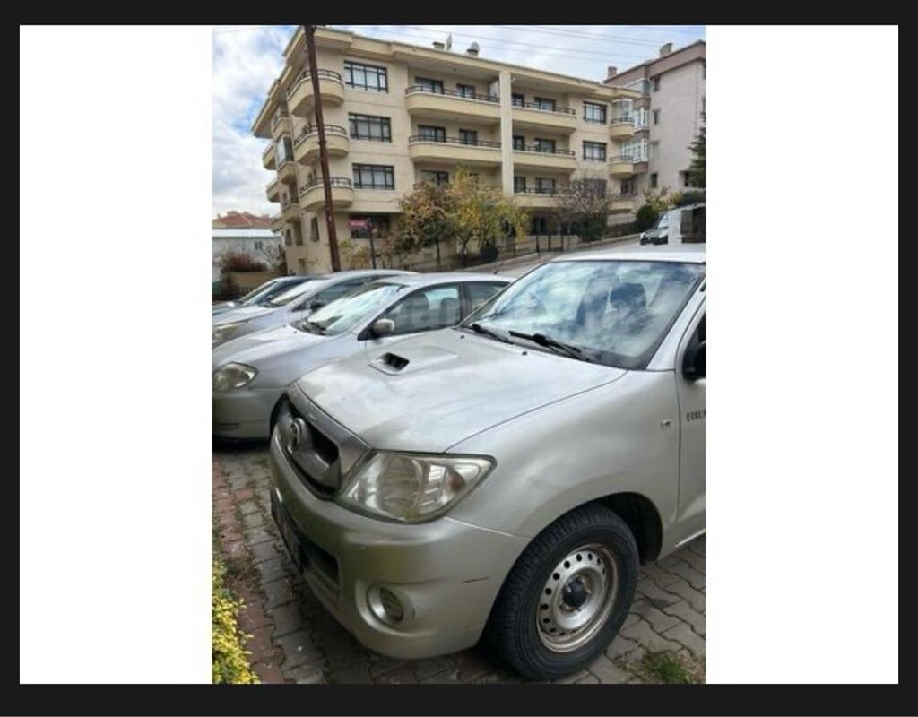 Toyota Hilux 2011 4*2 - 3
