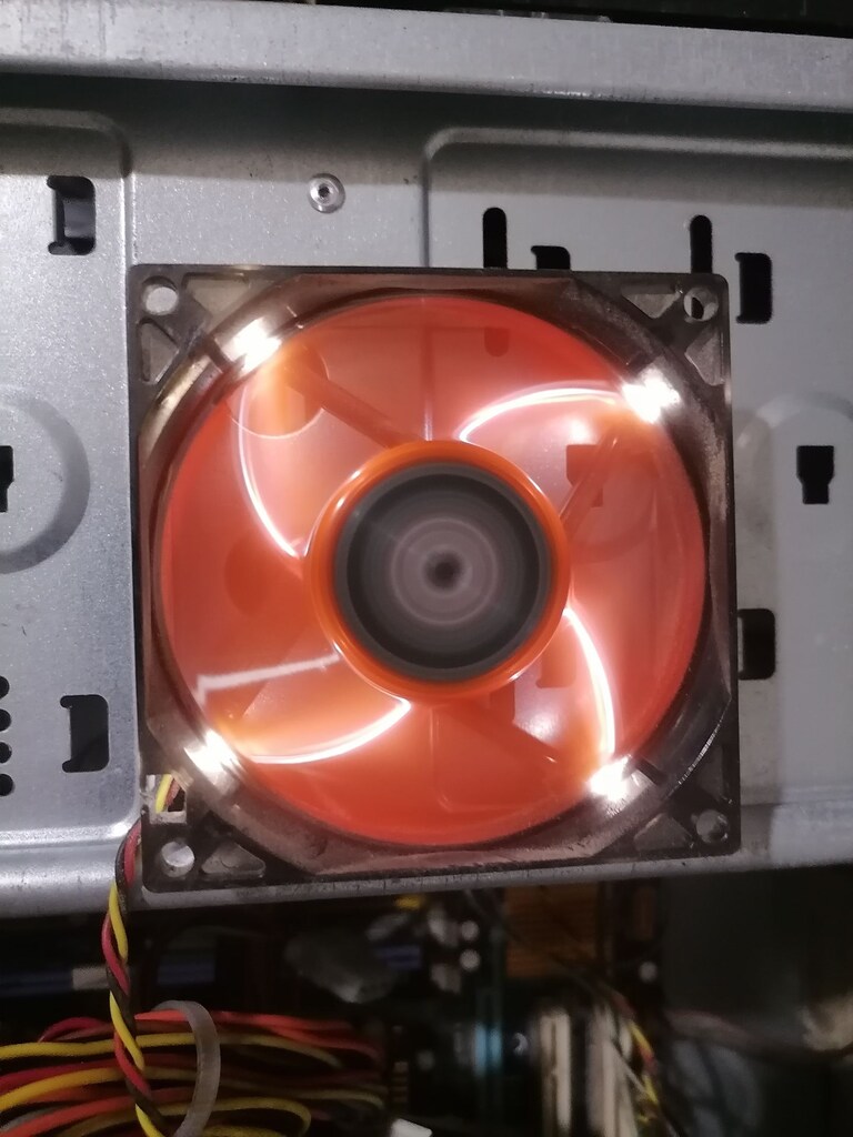 Xigmatek Işıklı Kasa Soğutma Fanı 12V 8x8 Cm - 2