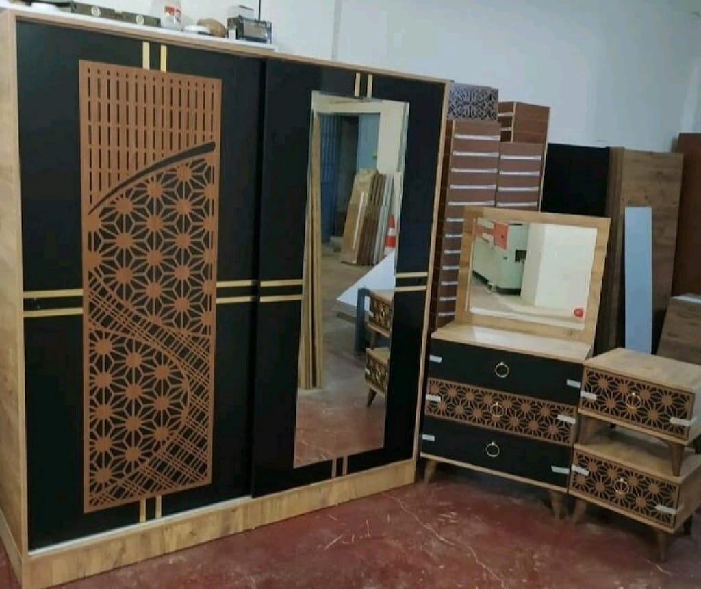 SIFIR UYGUN YATAK ODASI TAKIMI ( DOLAP + ŞİFONYER + 2 ad. KOMODİN ) - 10