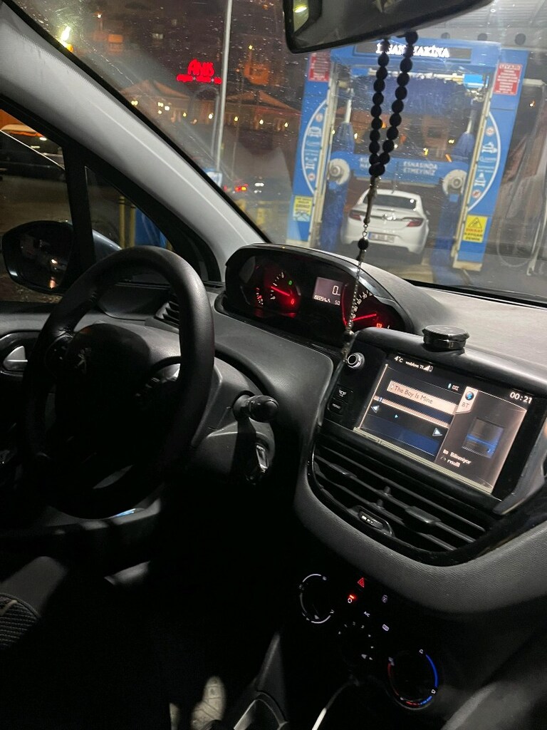 Peugeot 208 1.4 HDI 2012 - 10