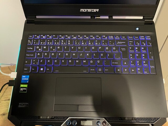 144HZ MONSTER OYUNCU LAPTOP İ5 11/16RAM/GTX1650