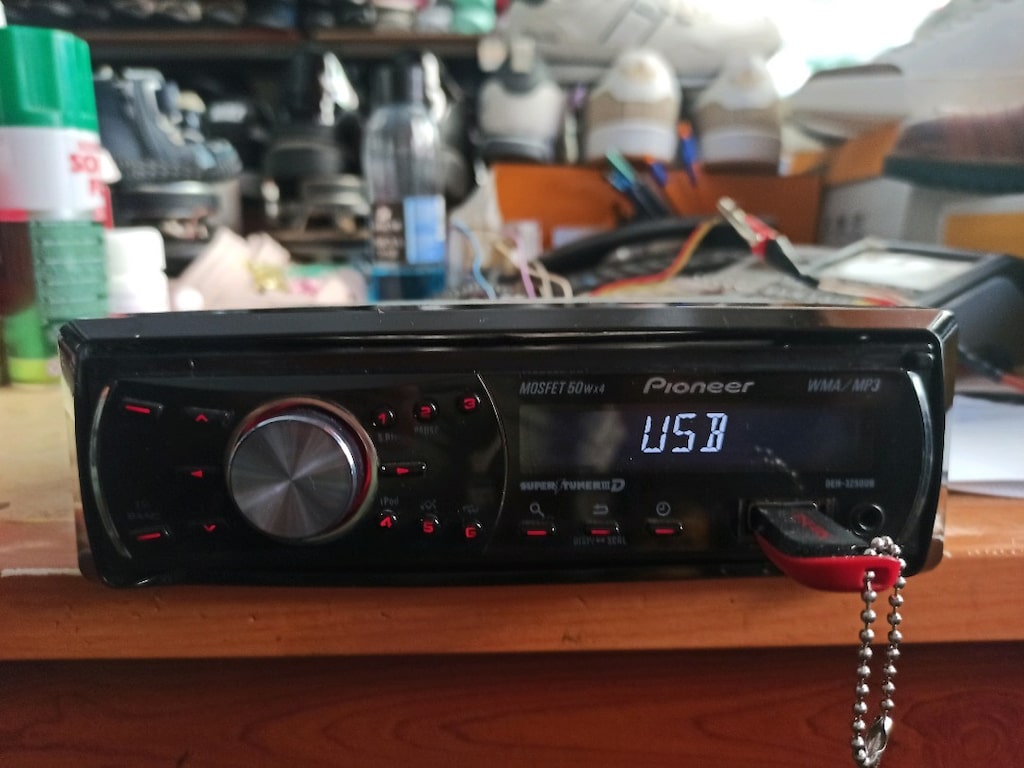 Eski seri Pioneer USB AUX RADYO CD çift anfi çıkışlı oto teyp sorunsuz - 3