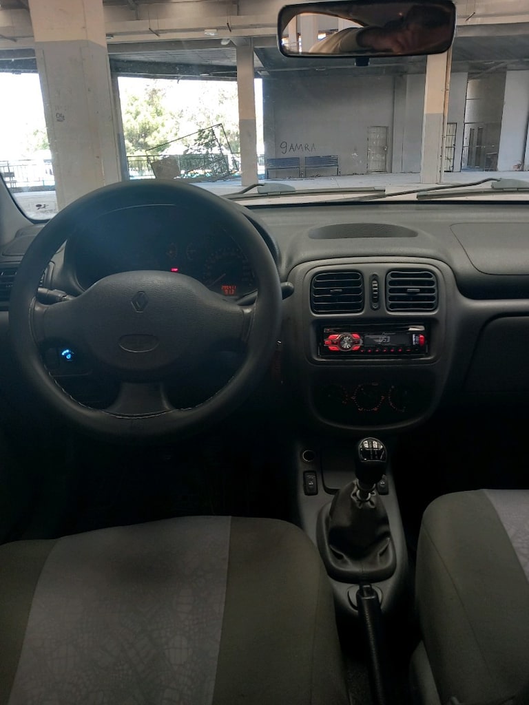 Renault Clio - 8