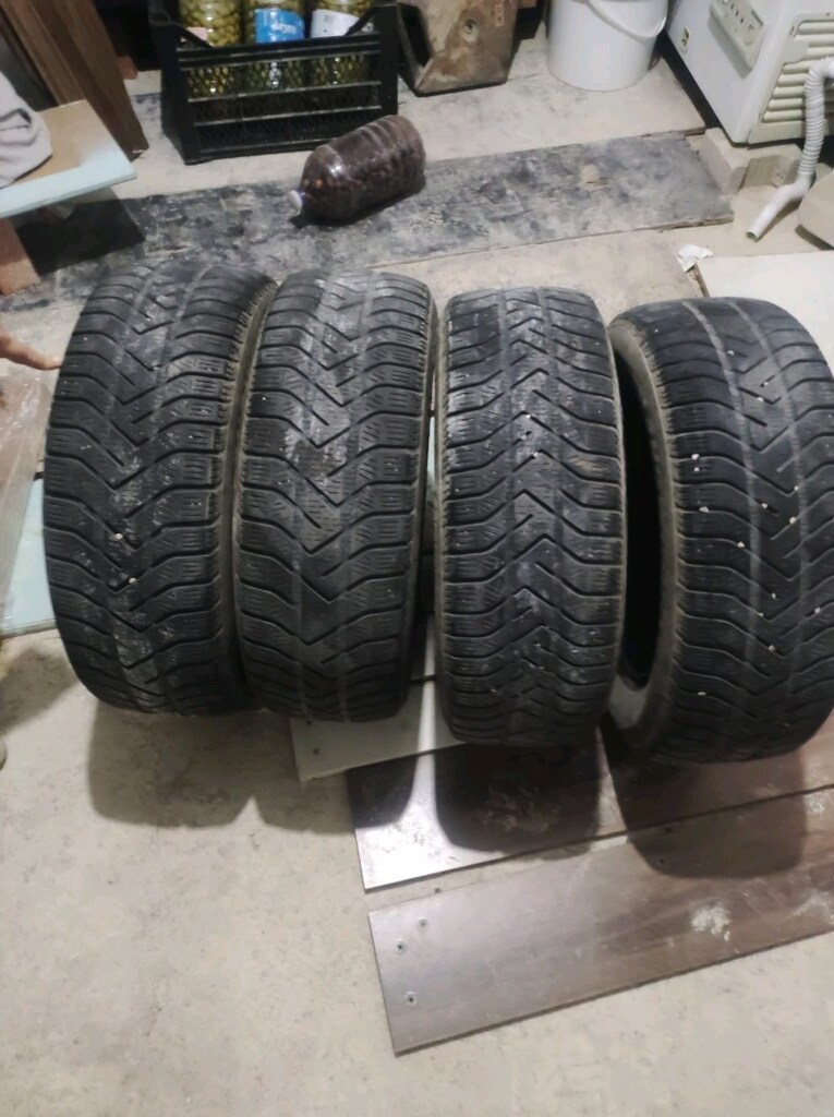 4 adet pirelli kış lastigi 195/60 R15 ebatlarında - 3