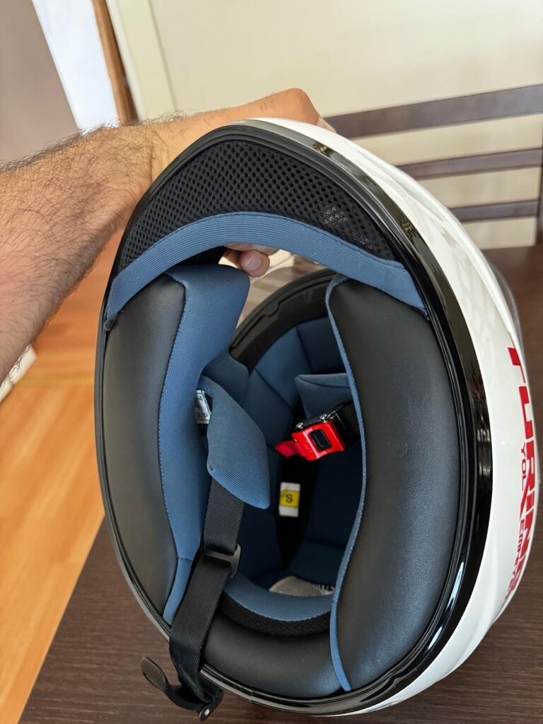 HJC MOTOR KASKI TERTEMİZ SIFIRA YAKIN 1-2 KEZ KULLANILMIŞ - 4