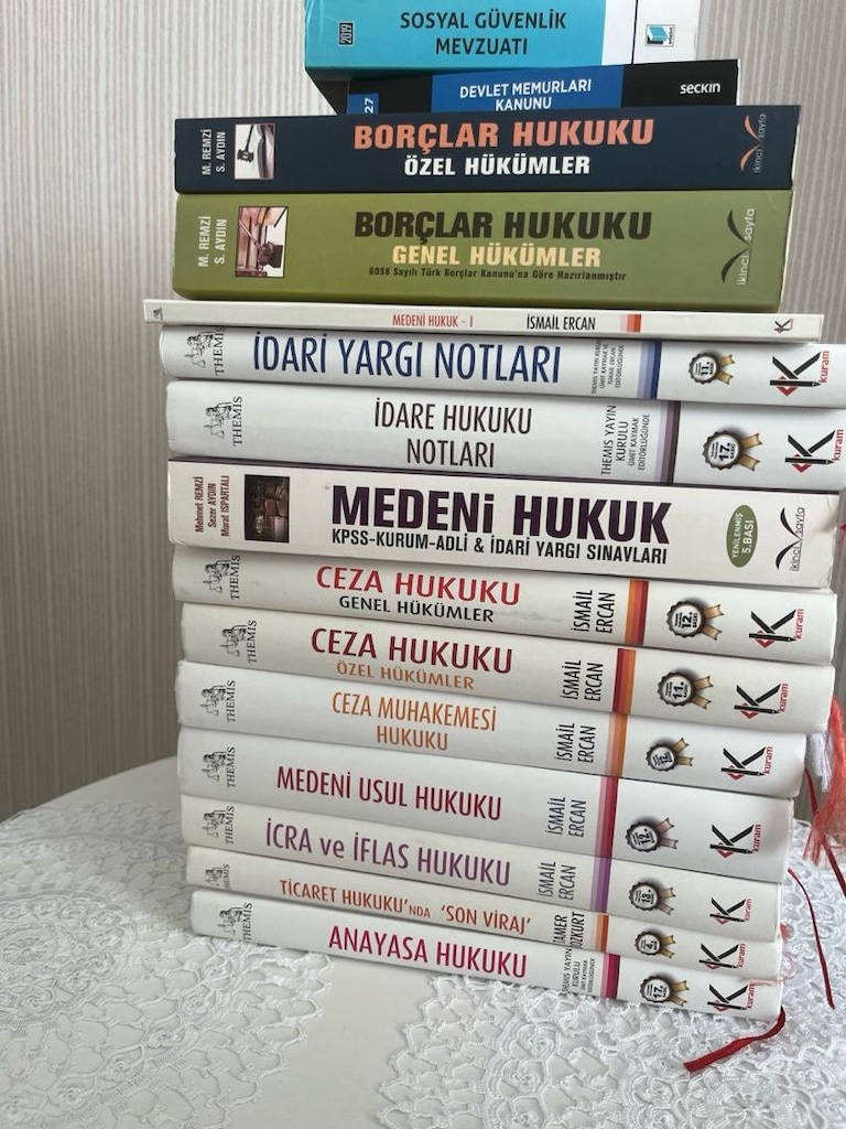 Hukuk kitapları satılık