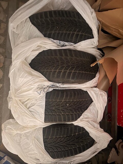 Hankook Winter i*cept evo3 (W330) — 215/55 R18 99V XL (2025 üretim)