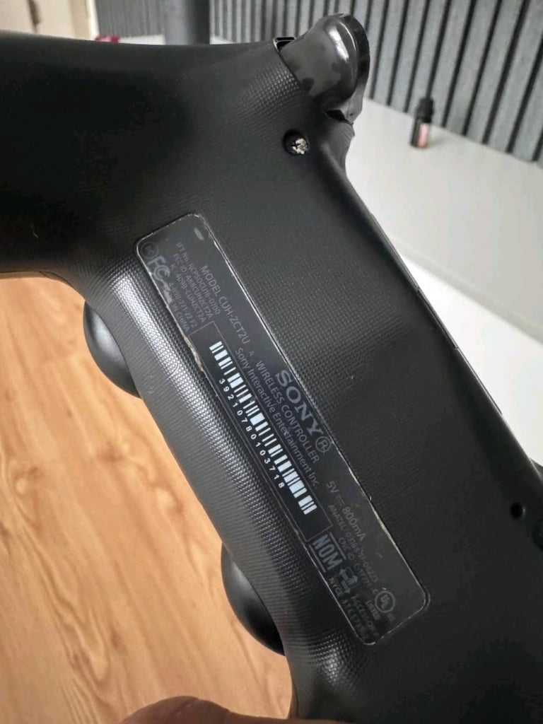 ps4 pro 1 tb - 4