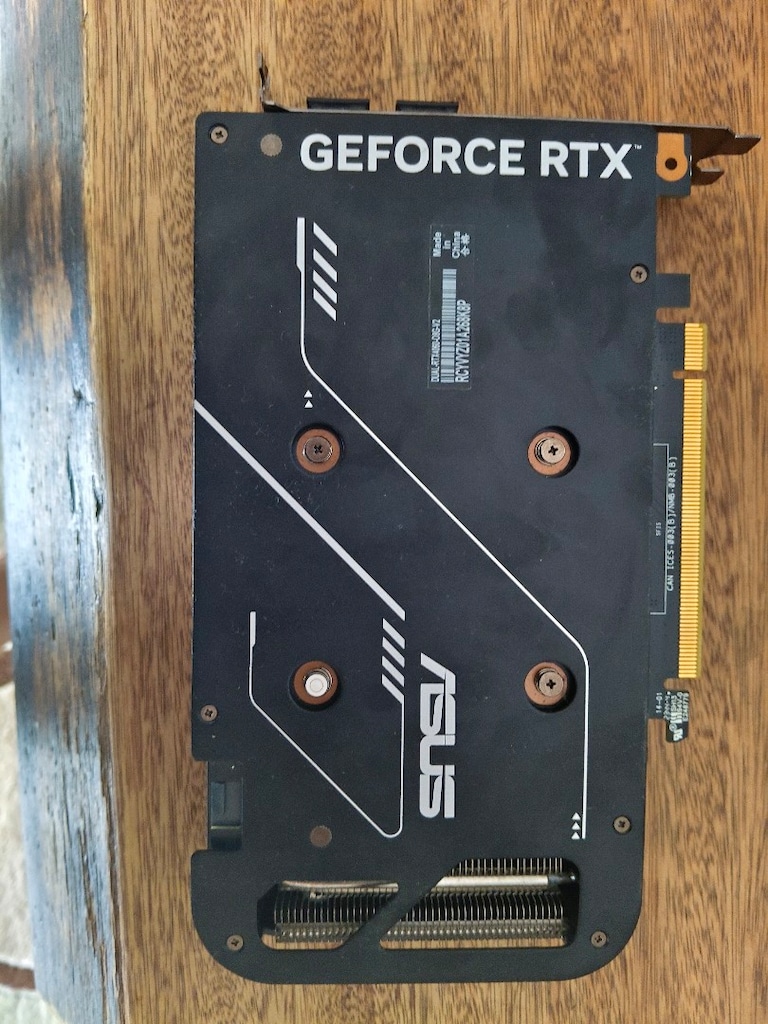 ASUS RTX 4060 - 3