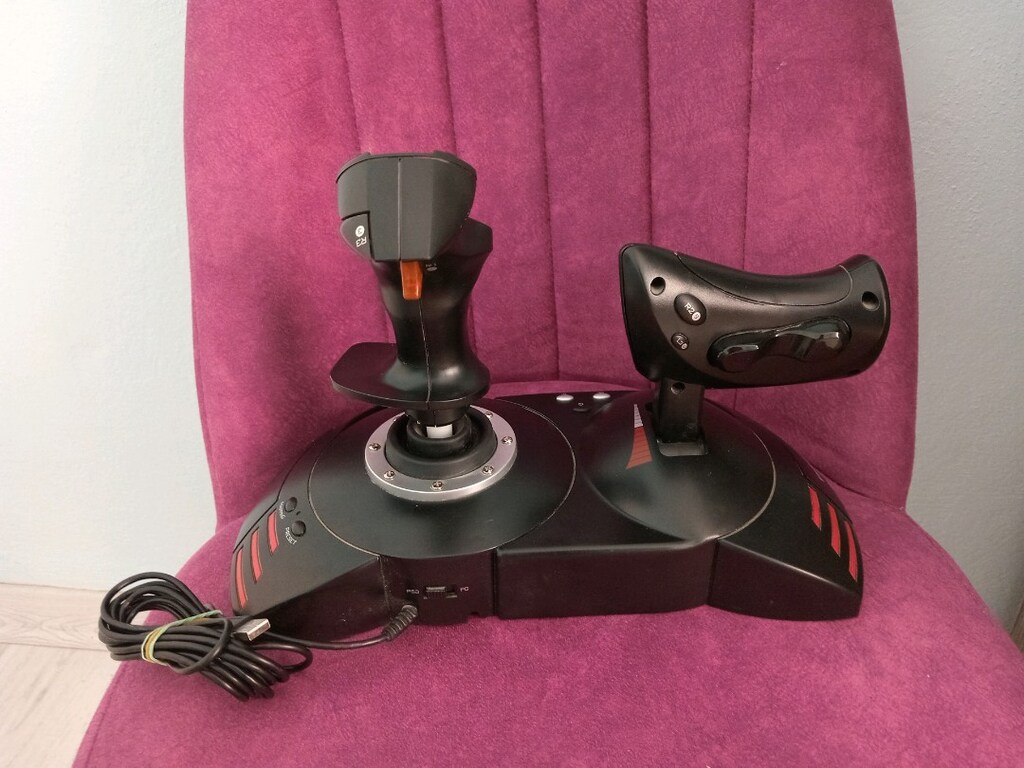 Thrustmaster T.Flight Hotas X : Prueba y análisis (2026) - Sim Racing