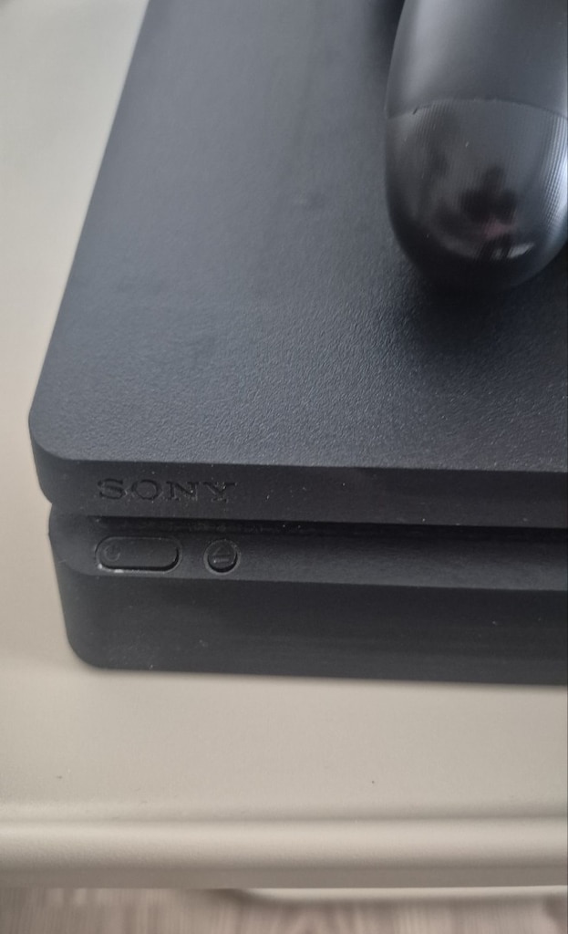 PlayStation 4 ve DualShock Oyun Kolu - 3
