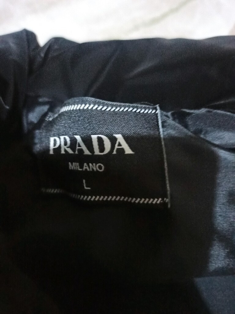 Prada şişme yelek — görsel 5/5