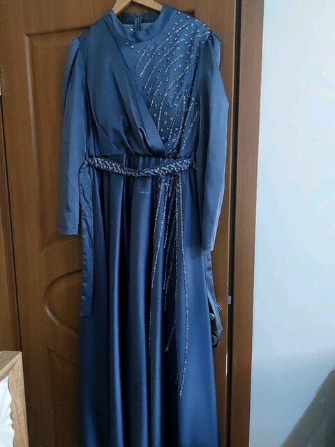 Çok Şık ve Modern Lacivert Saten Abiye Elbise