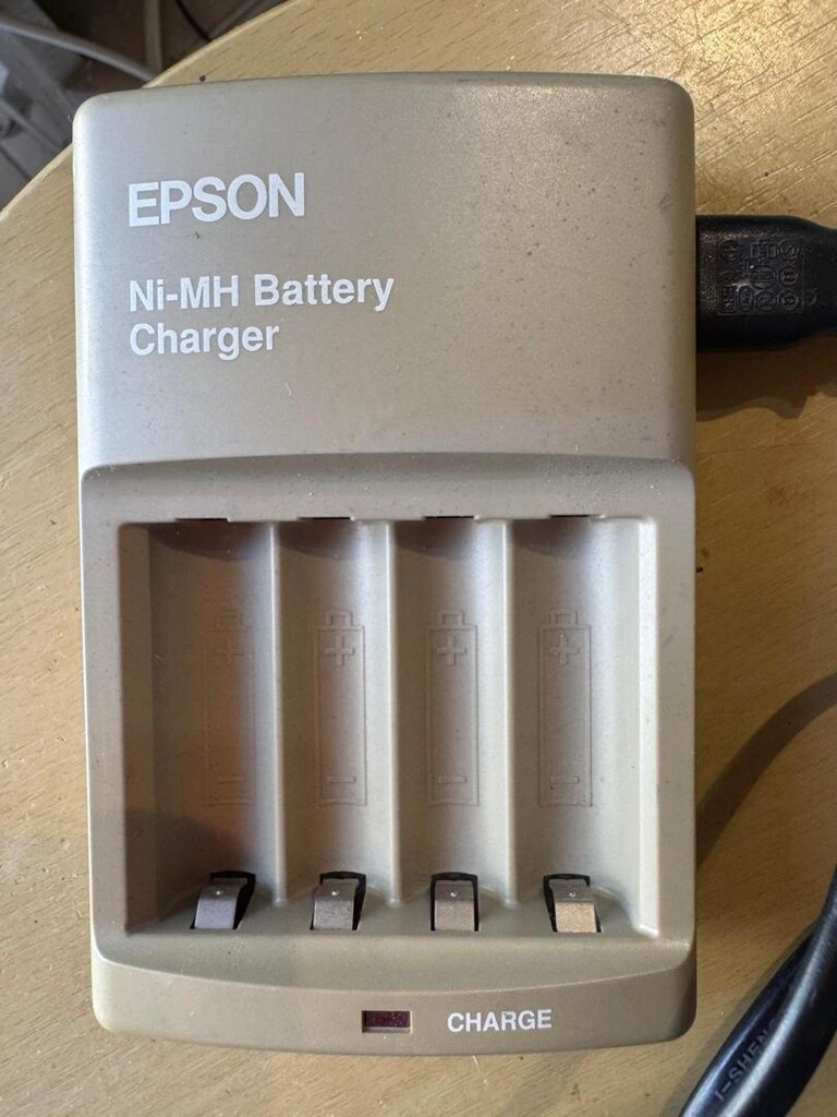 Epson Ni-MH Battery Charger (Model EU-38) - 3