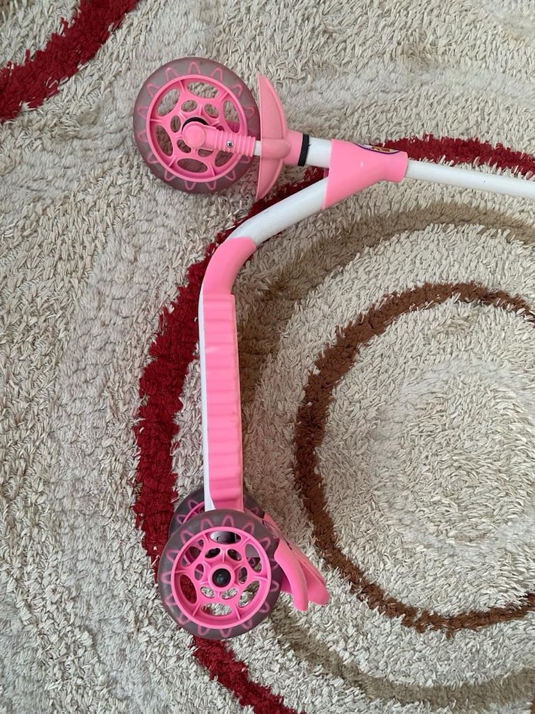 Pembe scooter - 4