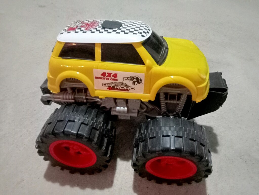 OYUNCAK ARABA (Orta boy) - 2