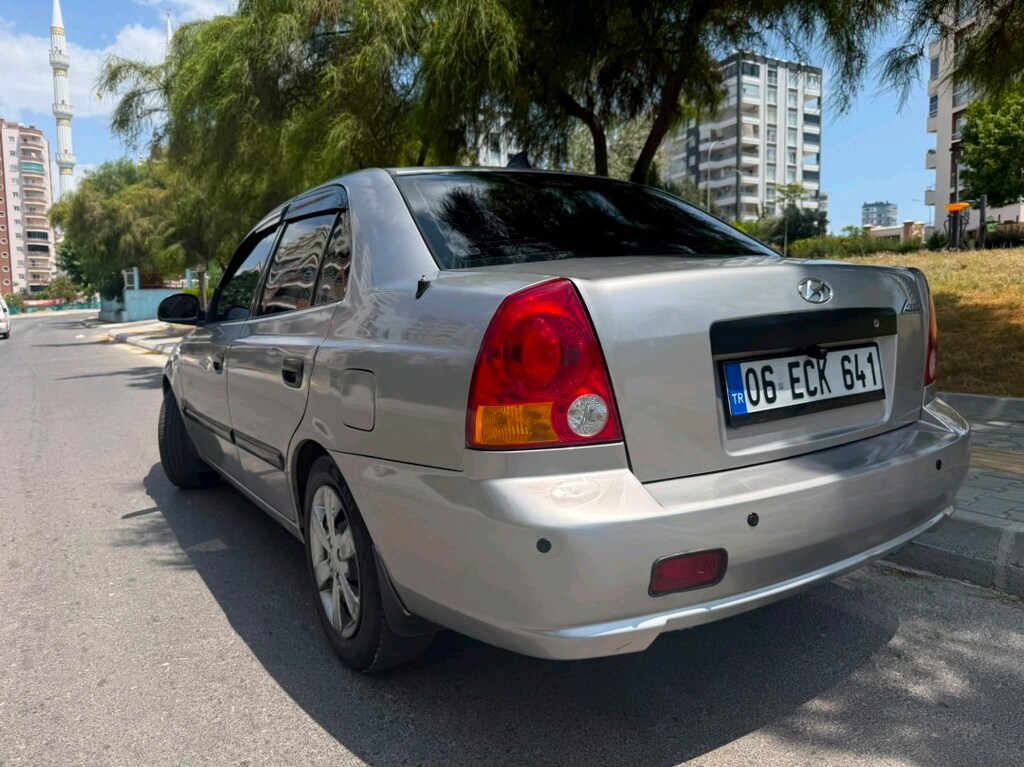 2004 model Hyundai Accent admire 2007 çıkışlı Otomatik Vites 1.3 benzi - 9