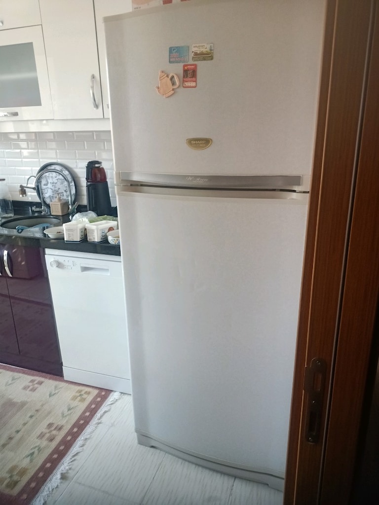 temiz çalışır durumda Sharp marka buzdolabı - 6