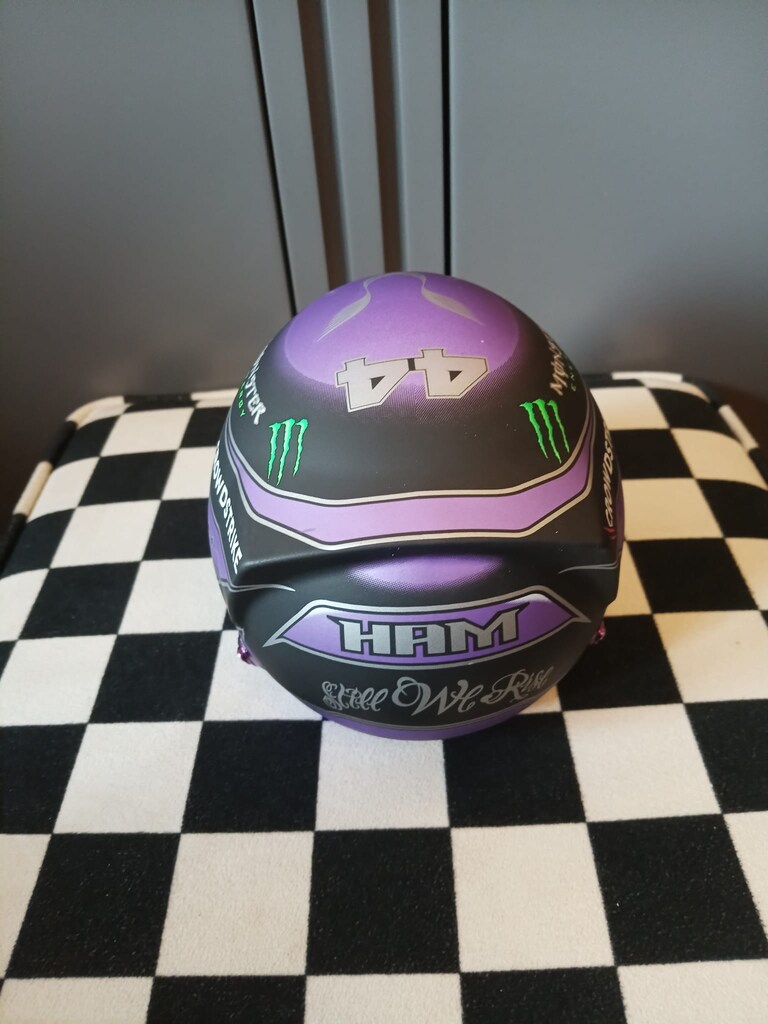 Hamilton 2021 Sezon Kaskı Mercedes Formula 1 F1 1:2 Model Kask - 3