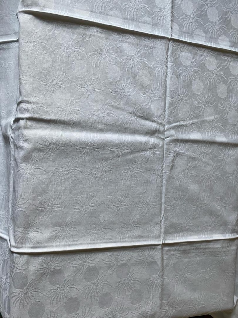 masa - yatak örtüsü 2 metre genişlik 2 metre uzunluk sıfır yeni 600 tl