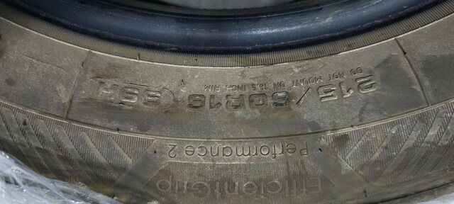 215/60R16 Goodyear Efficient Grip Lastik