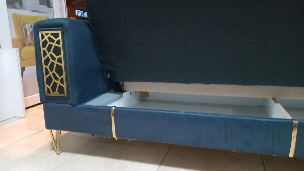 Acil satılık 1 adet kanepe Altı sandıklı yatak oluyor tertemiz - 8
