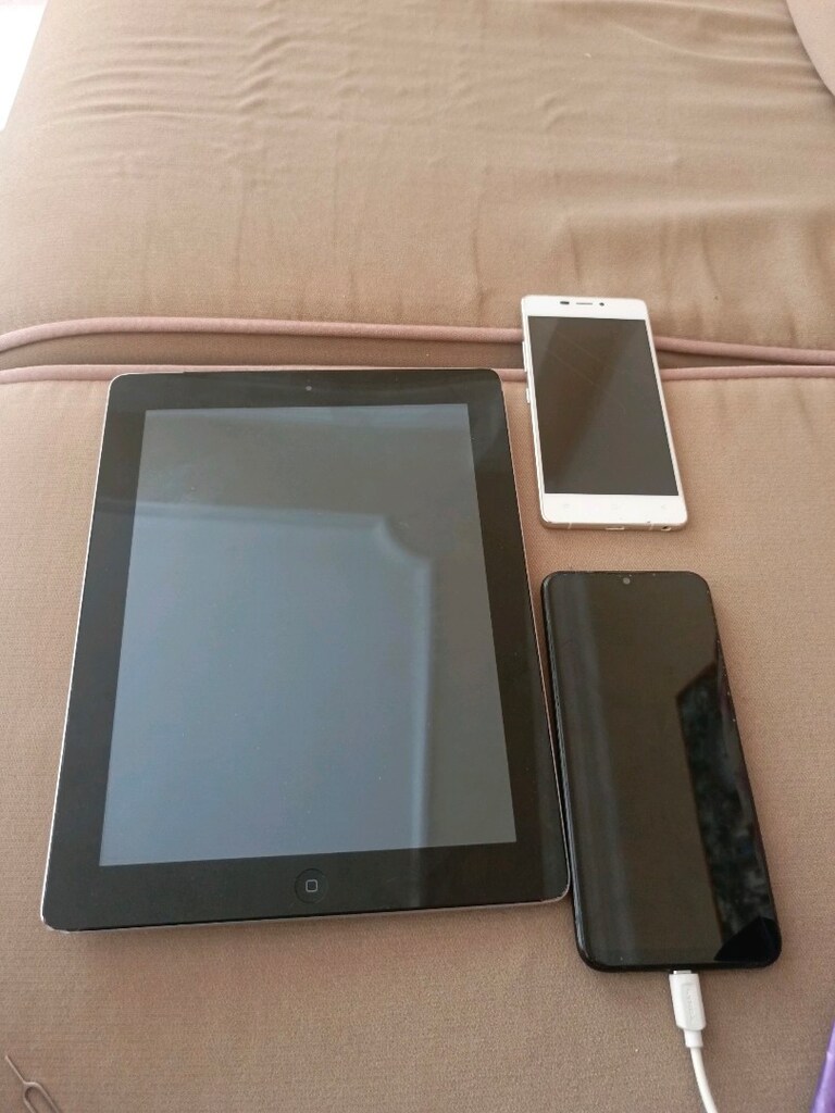 Hepsinin Toplam Fiyatı 2 Laptop 2Telefon 1Tablet - 9