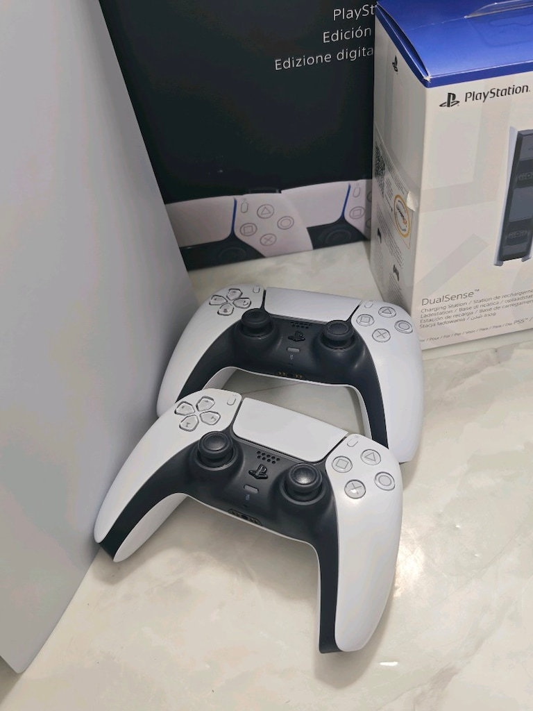 Sony PlayStation 5 Digital Edition CFI-1216B 825GB + 2 DualSense - 2