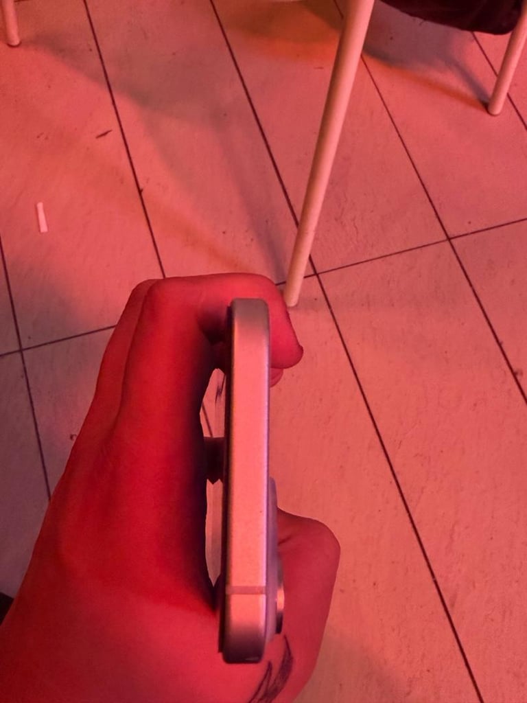 Apple iPhone - 4