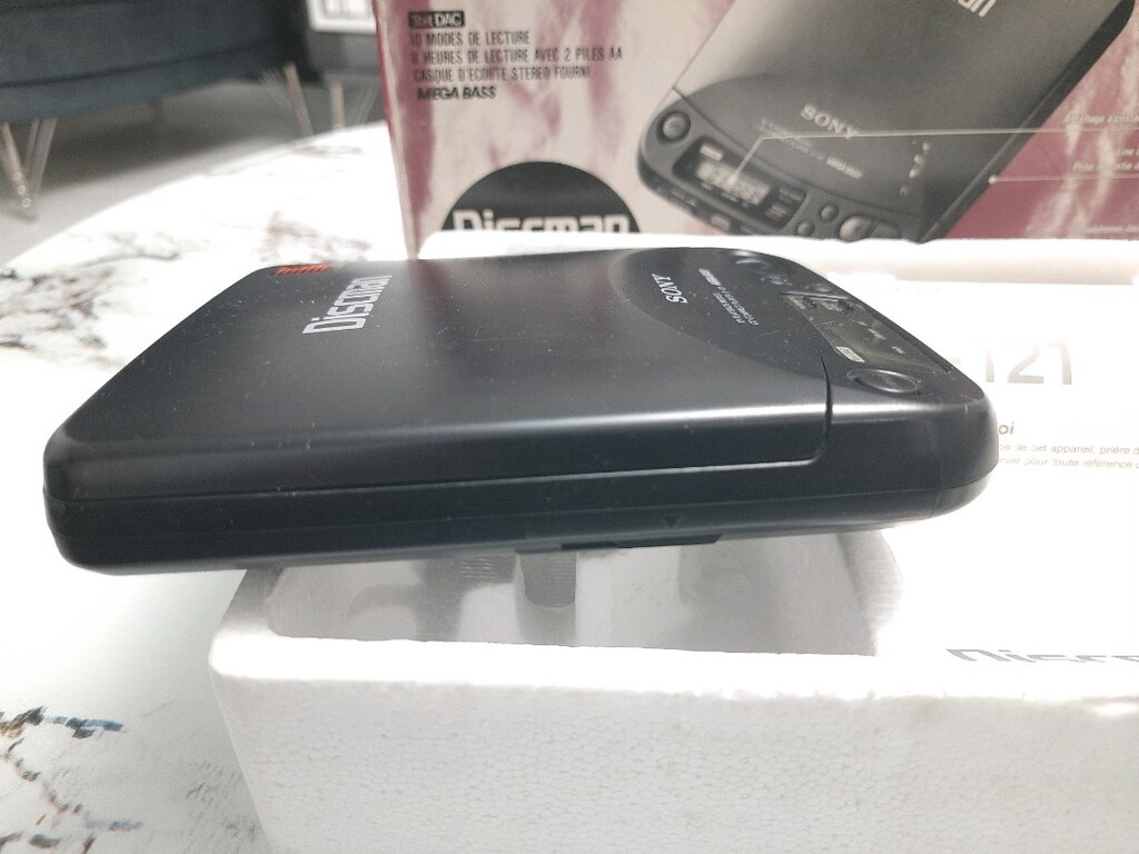 Sony Discman D-121 JAPAN - 7