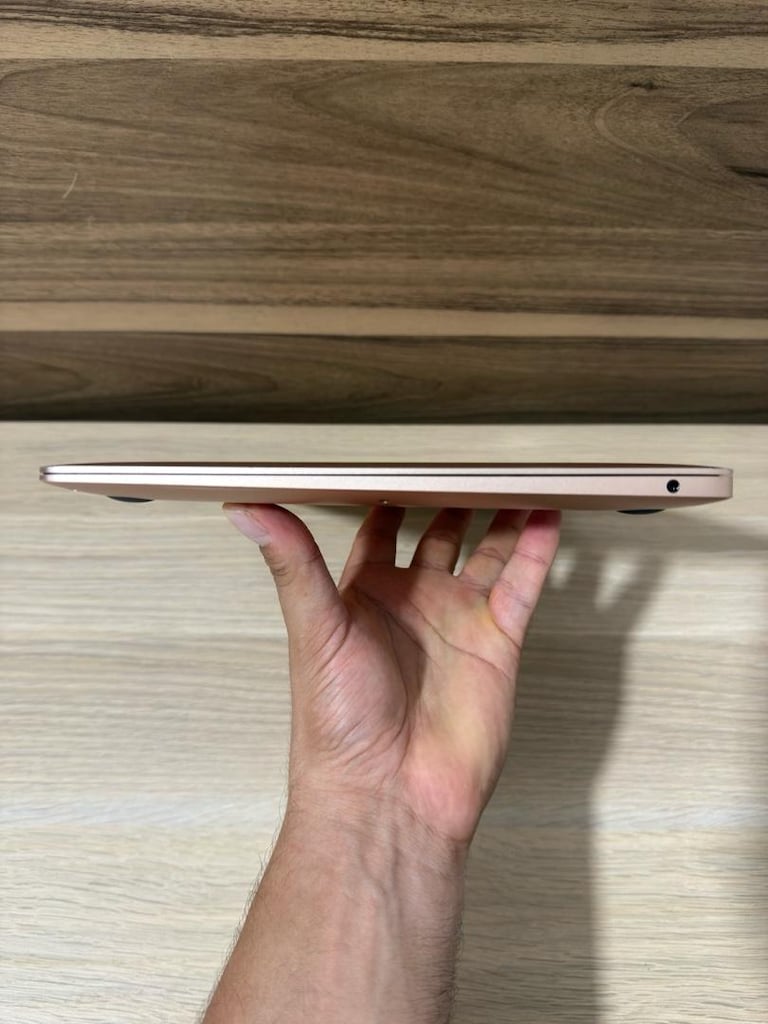 MacBook Air / M1 / 13 inç / 8 GB Ram / 256 GB Ssd - 8