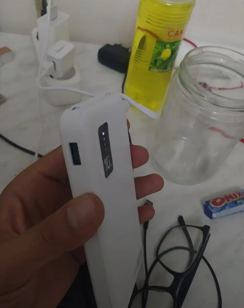 10.000 mAh Kablolu Dijital Göstergeli Powerbank Şarj Cihazı Şarj Aleti - 11