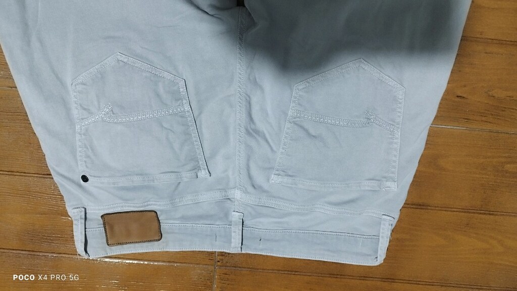 #Mavi Jeans pantolon..Çokça mavi ve başka kot var..Eni çekilince 45 - 6