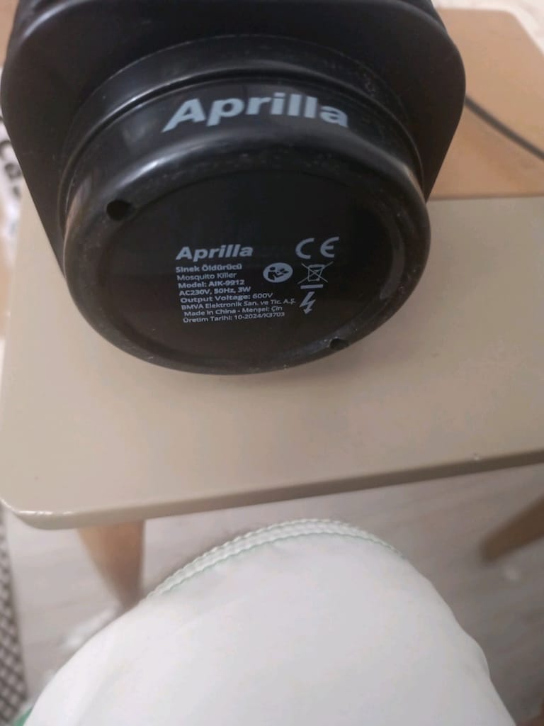 Aprilla Elektrikli Sinek Öldürücü Cihazı — Ev, ofis veya yazlık alanla - 3