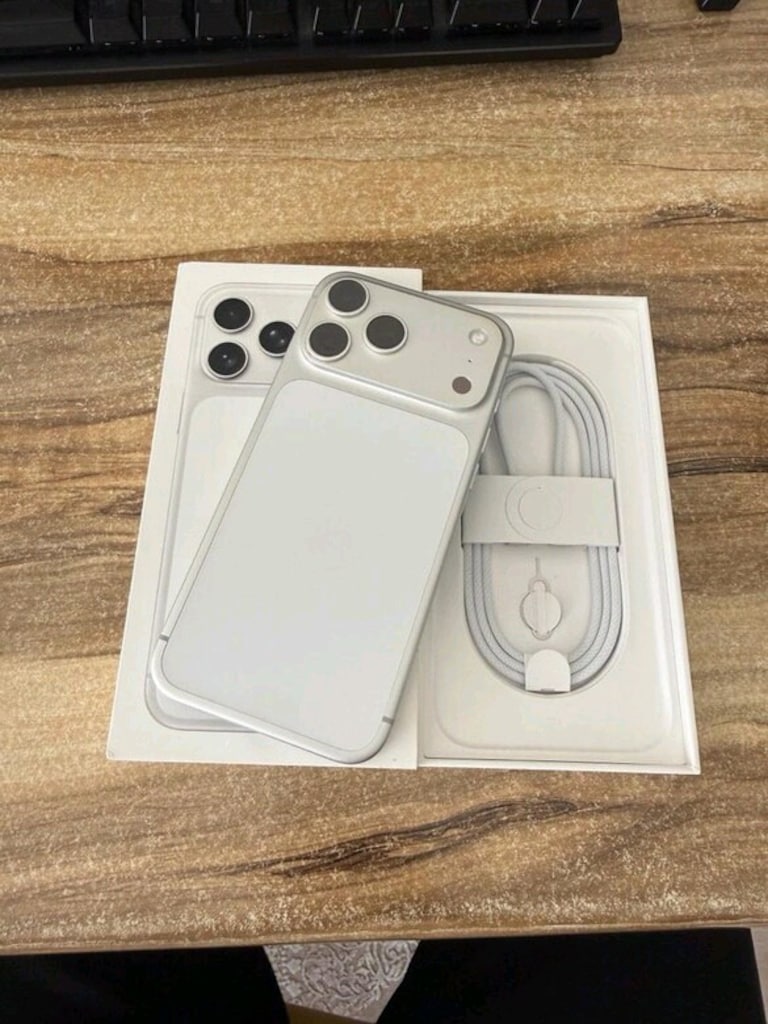 ACİL! 3 Aylık iPhone 17 Pro Max 512 GB Beyaz - Apple TR Garantili