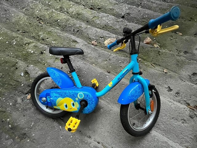 Btwin 500 decathlon 14 jant balık desenli mavi çocuk bisikleti
