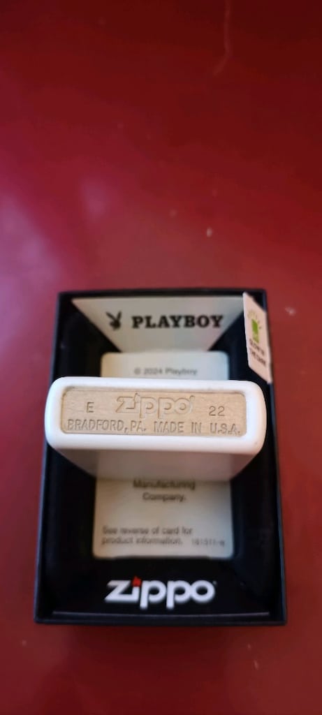 Zippo playboy fosforlu - 3