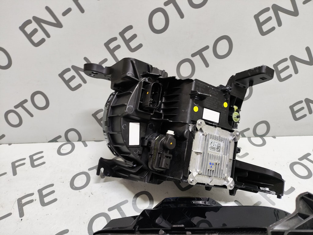 CLİO 6 SOL FAR FULL LED SIFIR ORJİNAL OEM: 260605779R 2026 - 6