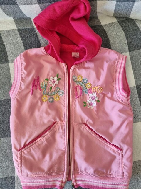 Kız çocuk pembe yelek
