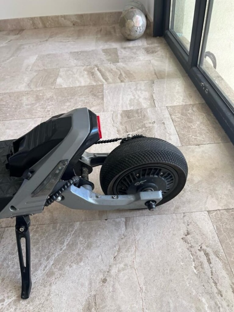 ONVO RX-05 elektrikli scooter. 673 km'dedir - 10